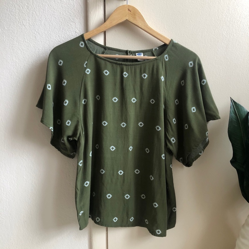 ☆ Dreamy Cut Green Patterned Blouse ☆